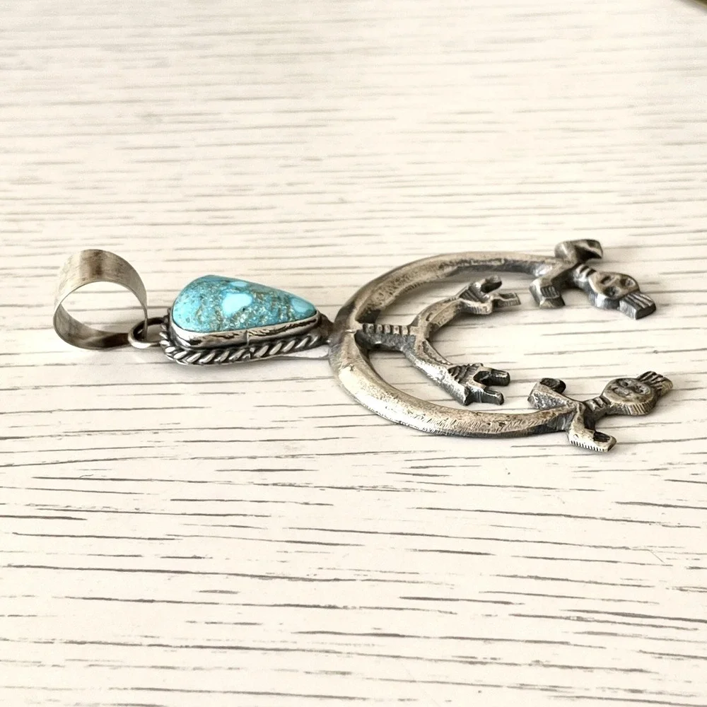 Native American Navajo Indian Turquoise Jewelry looking pendant